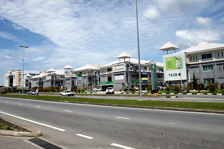 TANJUNG BUNUT 3 STOREY SHOP HOUSE